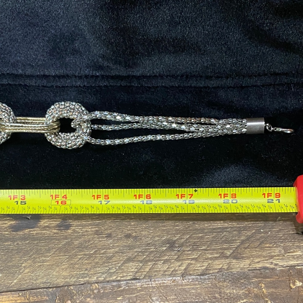 Chic Two-Tone Necklace With Interlocking Design - image 8